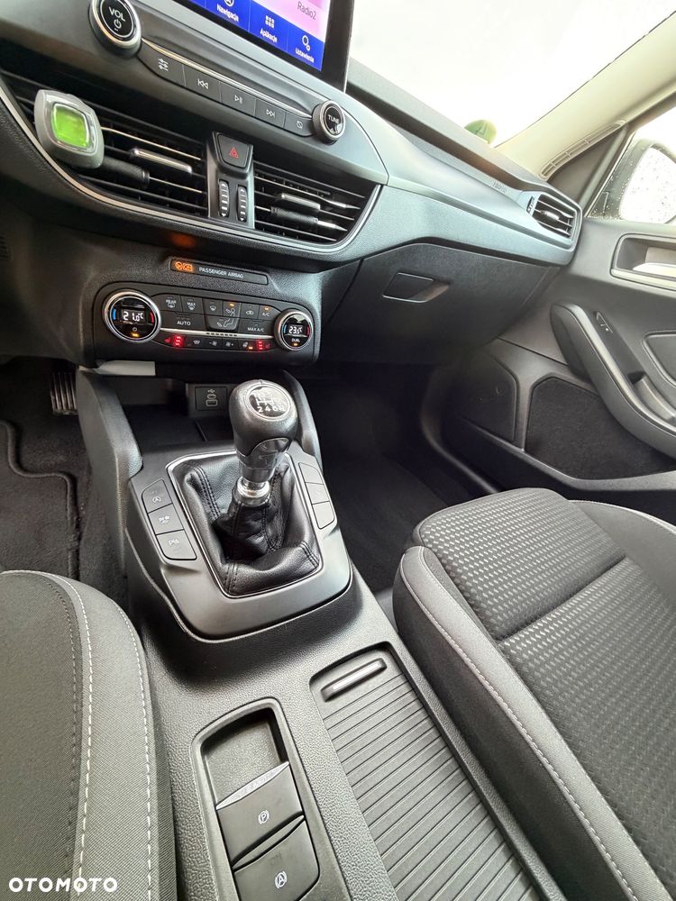 Ford Focus Turnier 1.0 EcoBoost Start-Stopp-System COOL&CONNECT DESIGN - 36