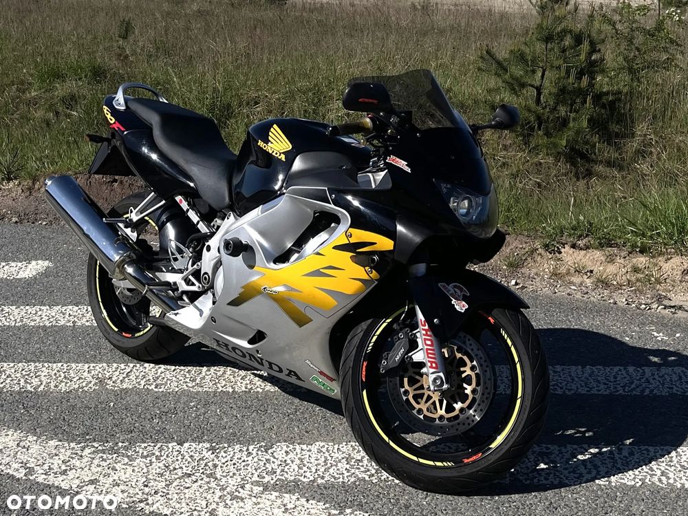 Honda CBR - 1