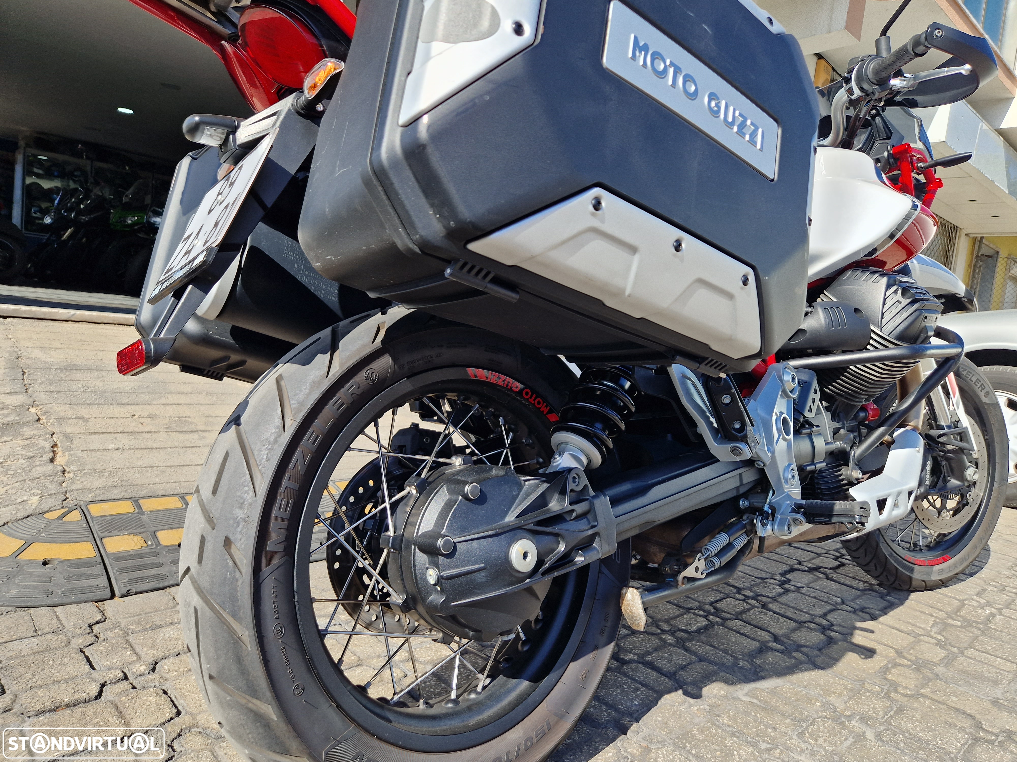 Moto Guzzi V85 V85TT - 5
