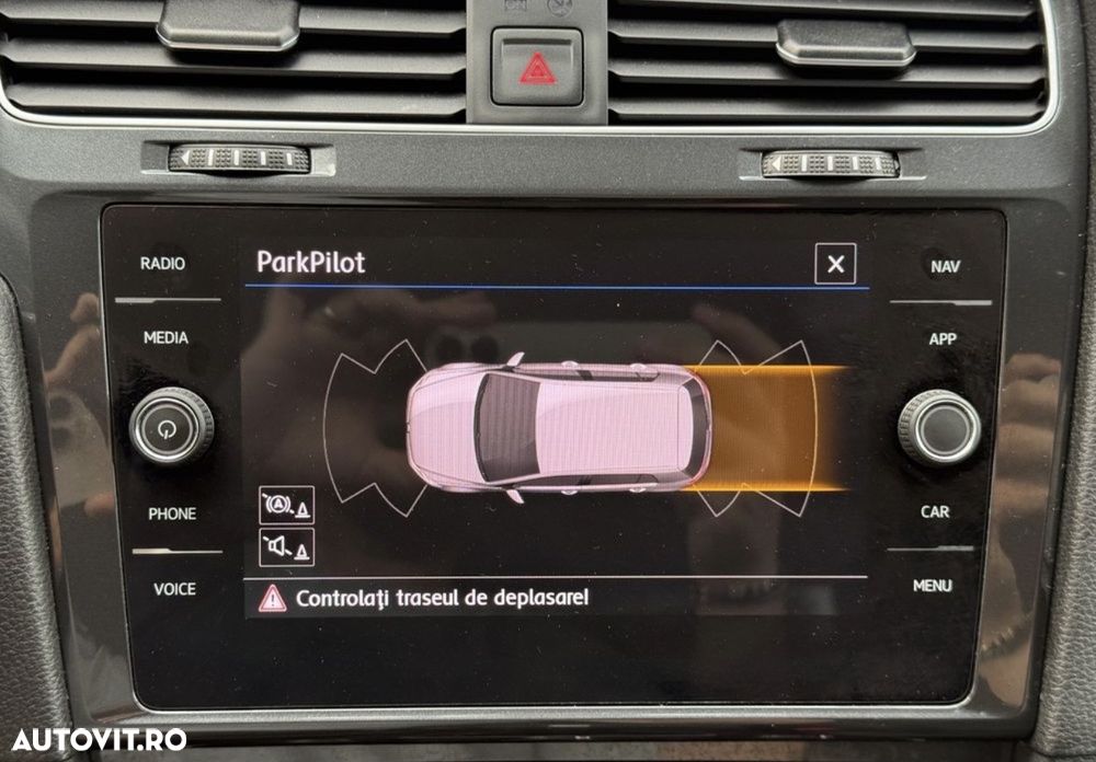 Volkswagen Golf - 35