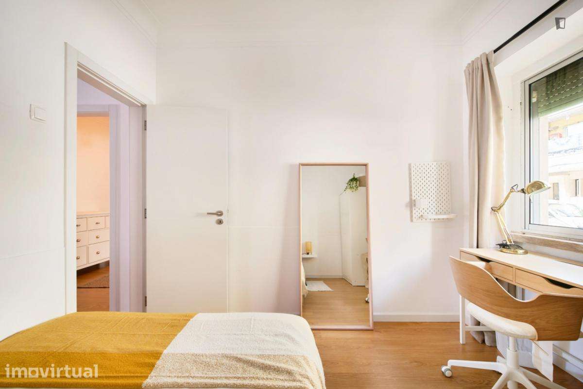 Quarto - localizado em Benfica Lisbon - Grande imagem: 3/30