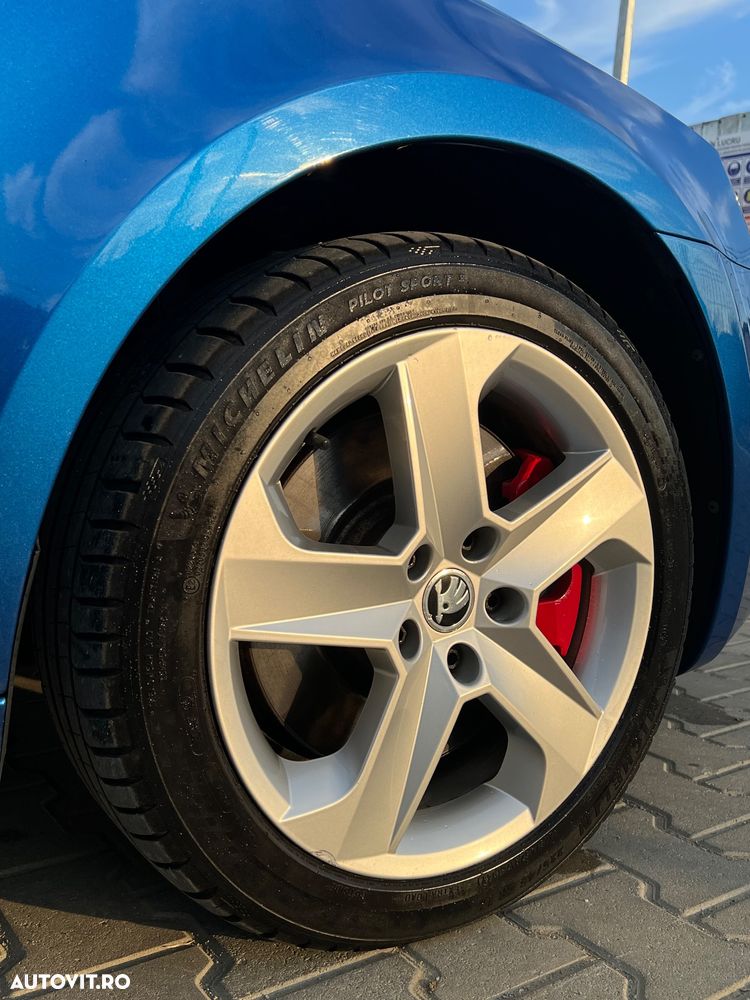 Skoda Octavia 2.0 TDI RS - 7