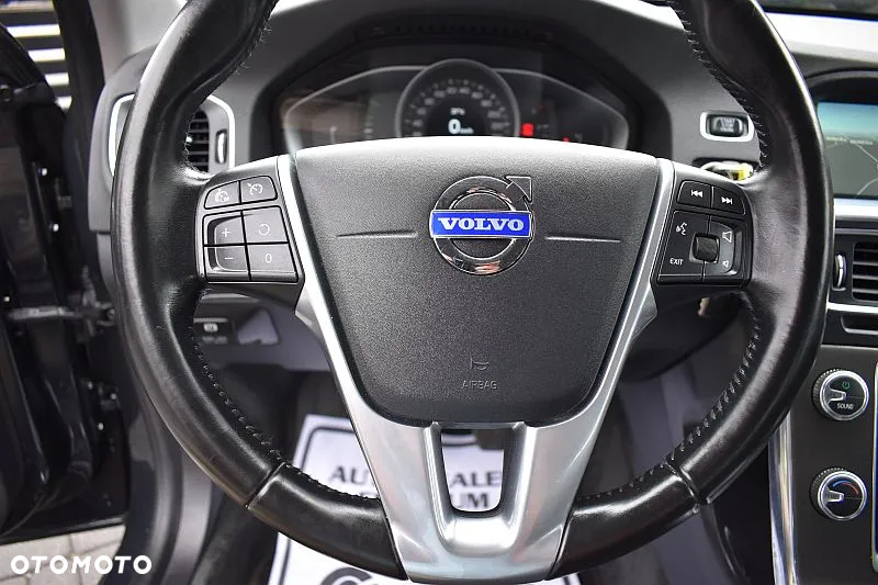 Volvo V60 D4 Momentum - 12