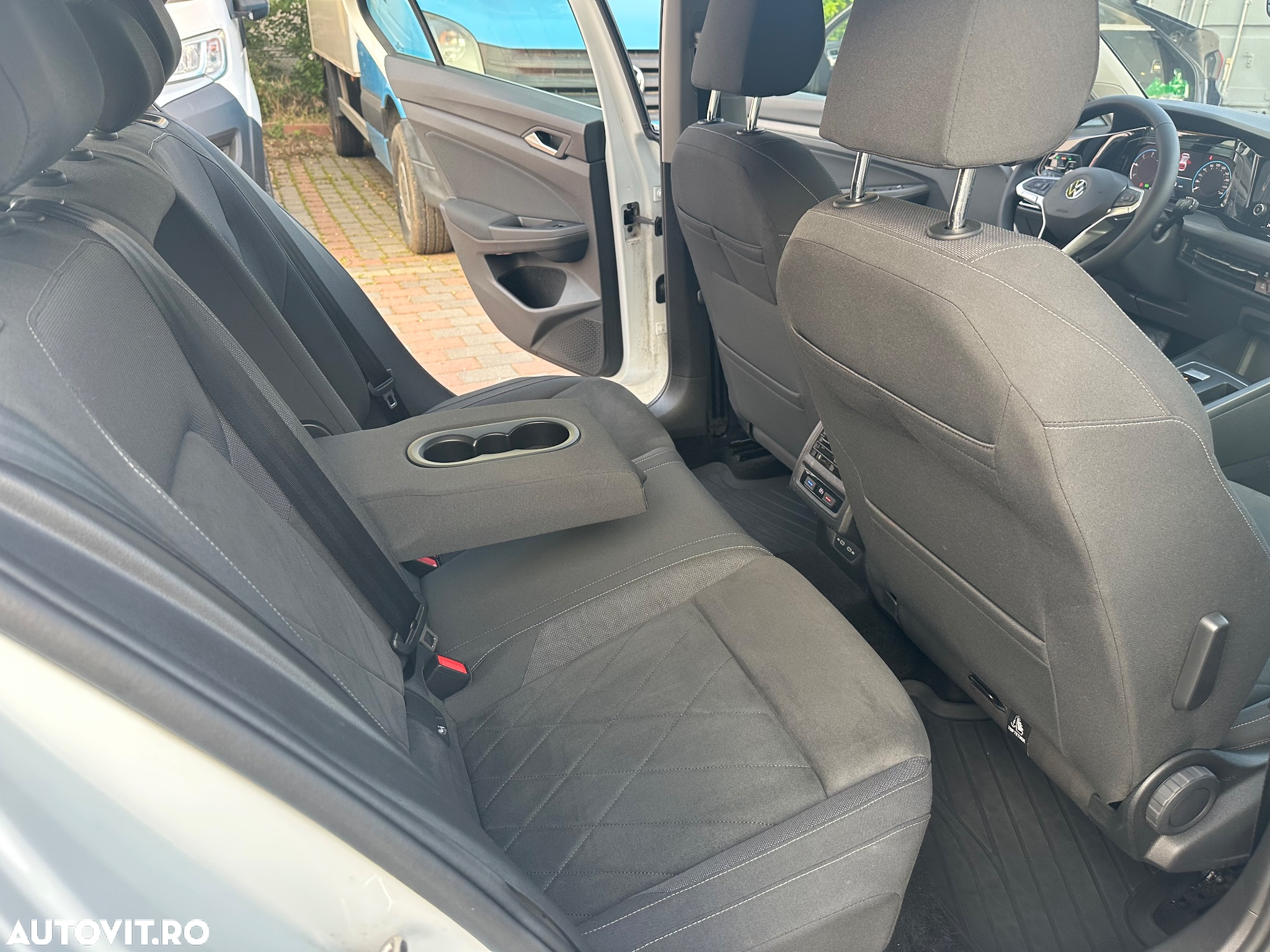 Volkswagen Golf 2.0 TDI DSG Style - 24