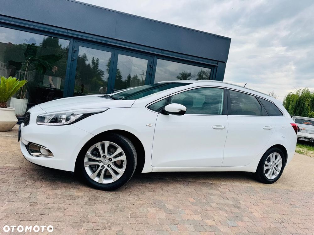 Kia Ceed 1.6 GDI Dream Team Edition - 13