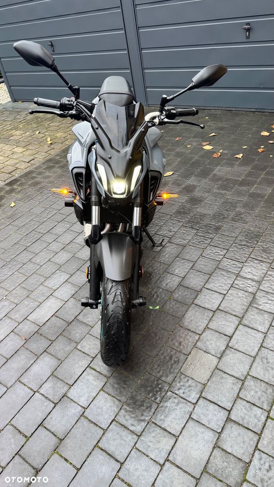 Yamaha MT - 16
