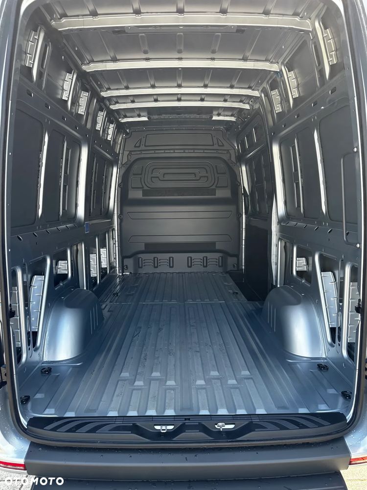 Mercedes-Benz Sprinter - 37