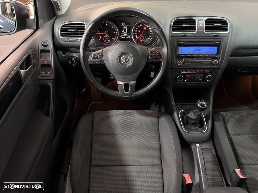 VW Golf 2.0 TDi Confortline - 21
