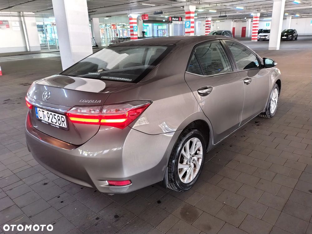 Toyota Corolla 1.6 Comfort - 6