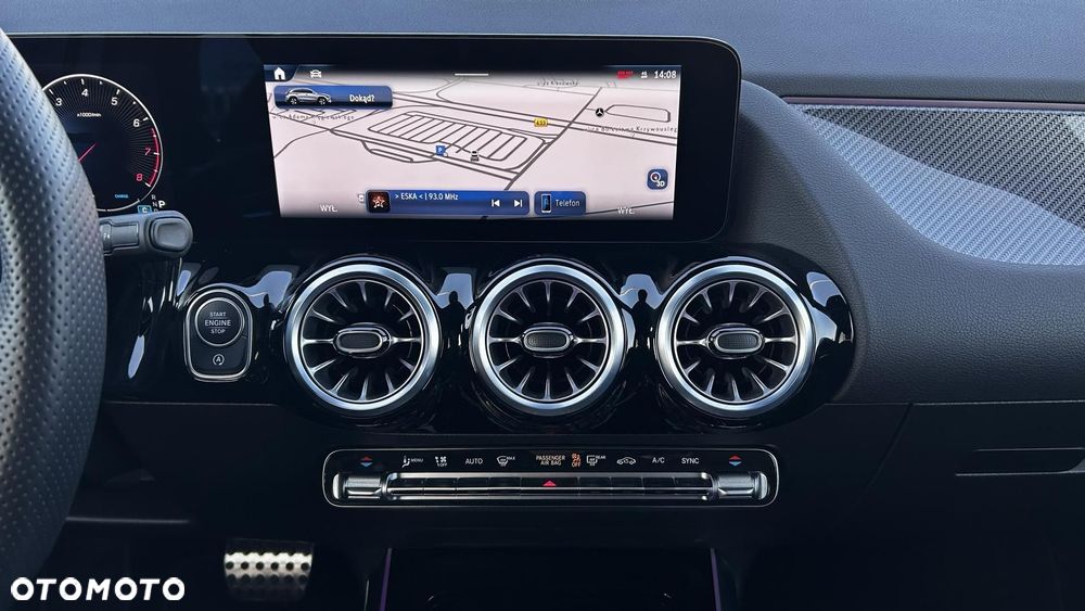 Mercedes-Benz GLA 200 AMG Line - 13