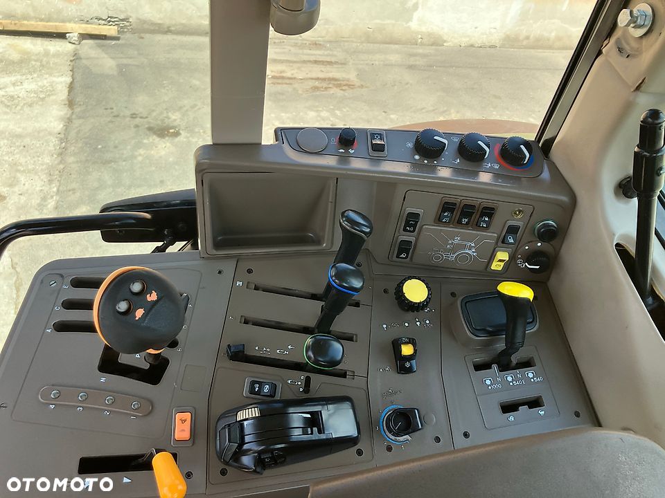 John Deere 6830 PowrQuad - 15