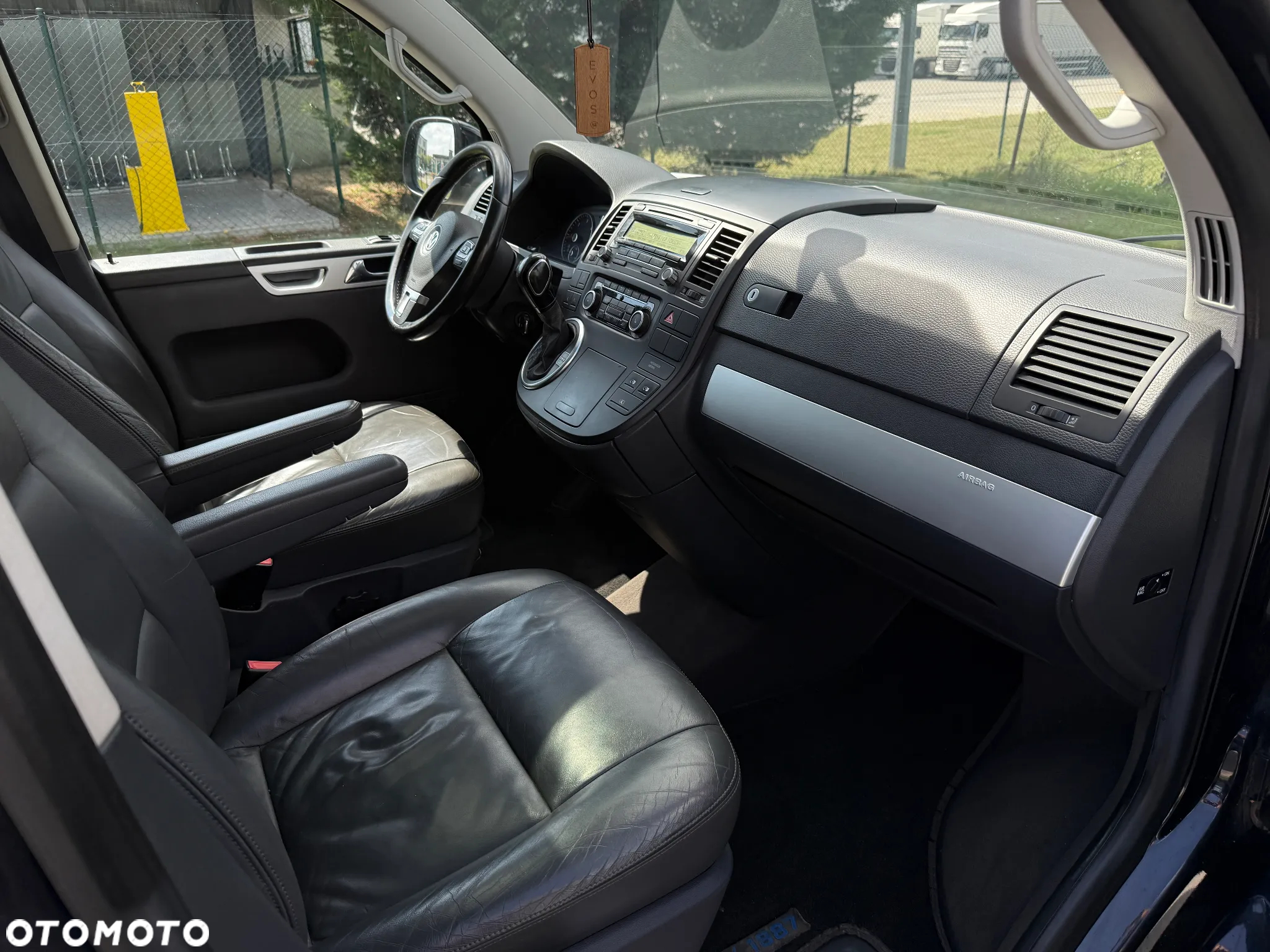Volkswagen Multivan - 16