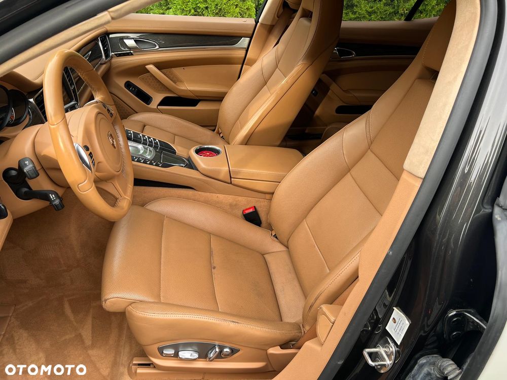 Porsche Panamera Turbo - 14