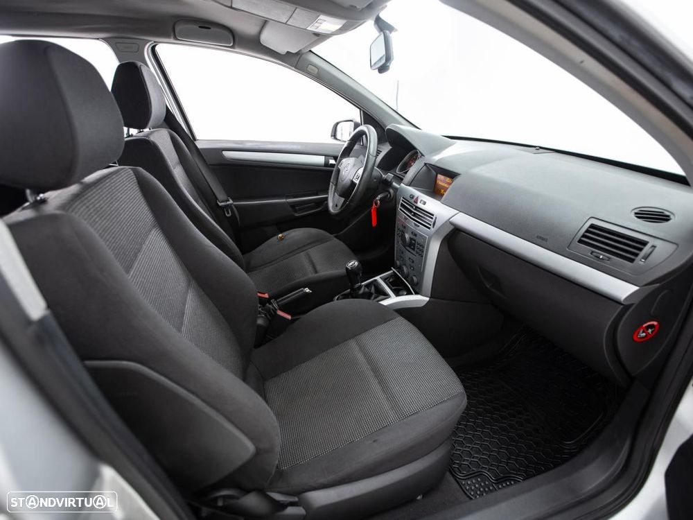 Opel Astra Sports Tourer - 9