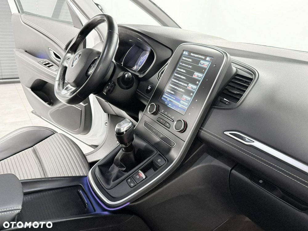 Renault Grand Scenic - 22