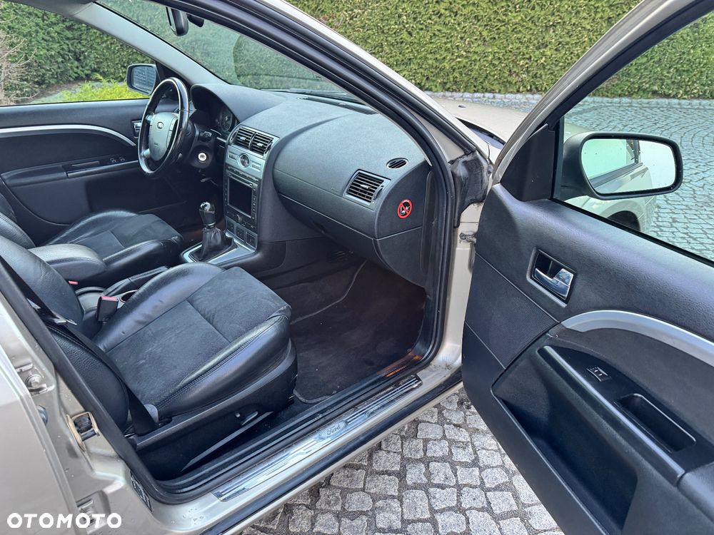 Ford Mondeo - 29