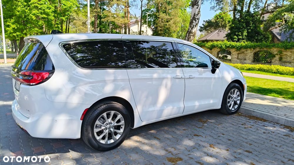 Chrysler Pacifica - 6