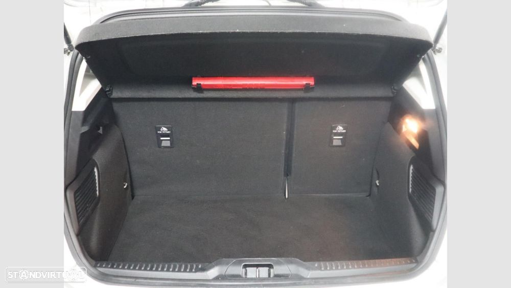 Ford Focus 1.0 EcoBoost Active X - 13