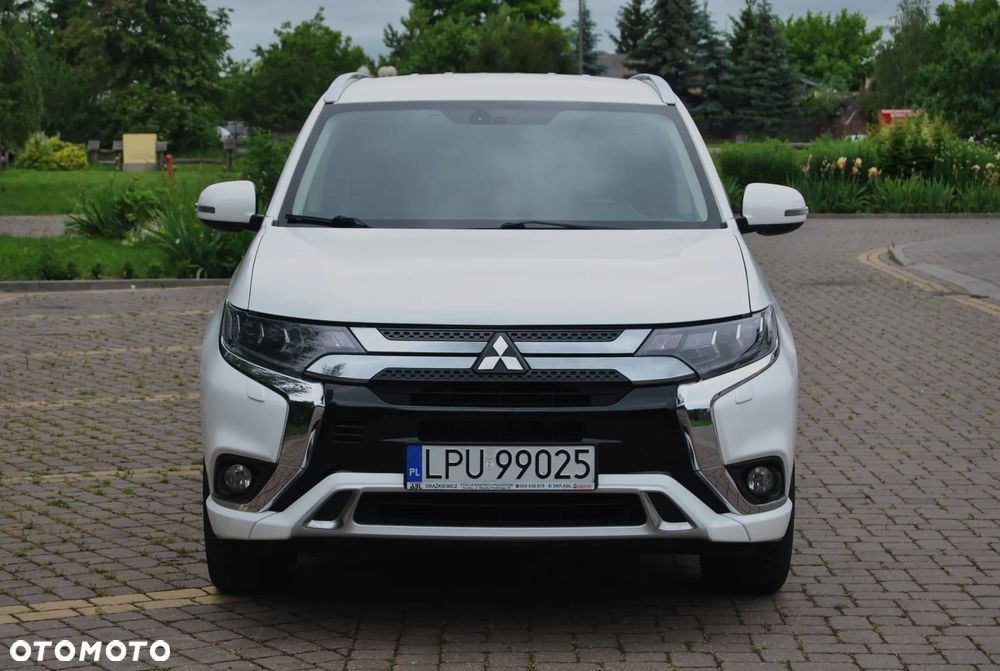 Mitsubishi Outlander - 16