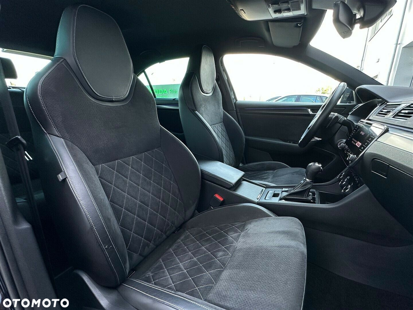 Skoda Superb 2.0 TDI SCR Sportline DSG - 32