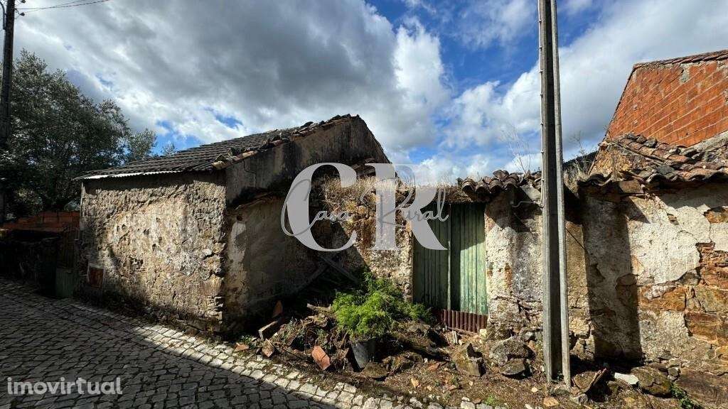 Conjunto de 2 habitações em pedra para renovação com quintal em Figuei - Grande imagem: 3/22