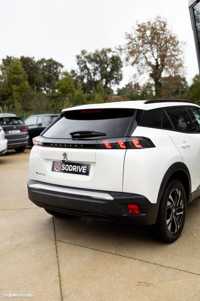 Peugeot e-2008 Allure - 22