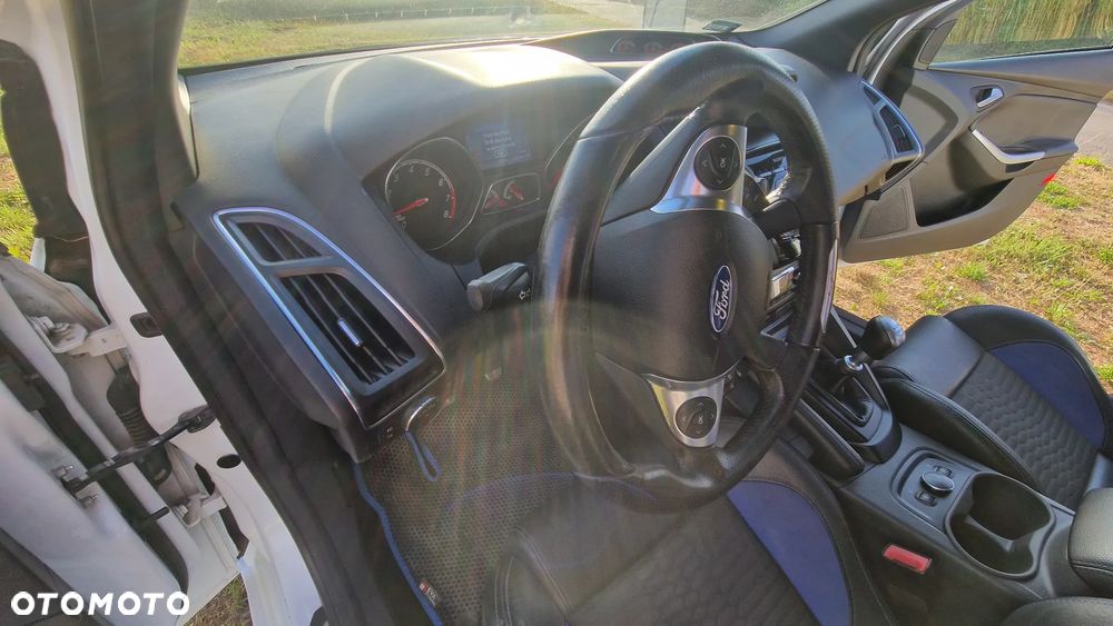 Ford Focus ST2 - 12