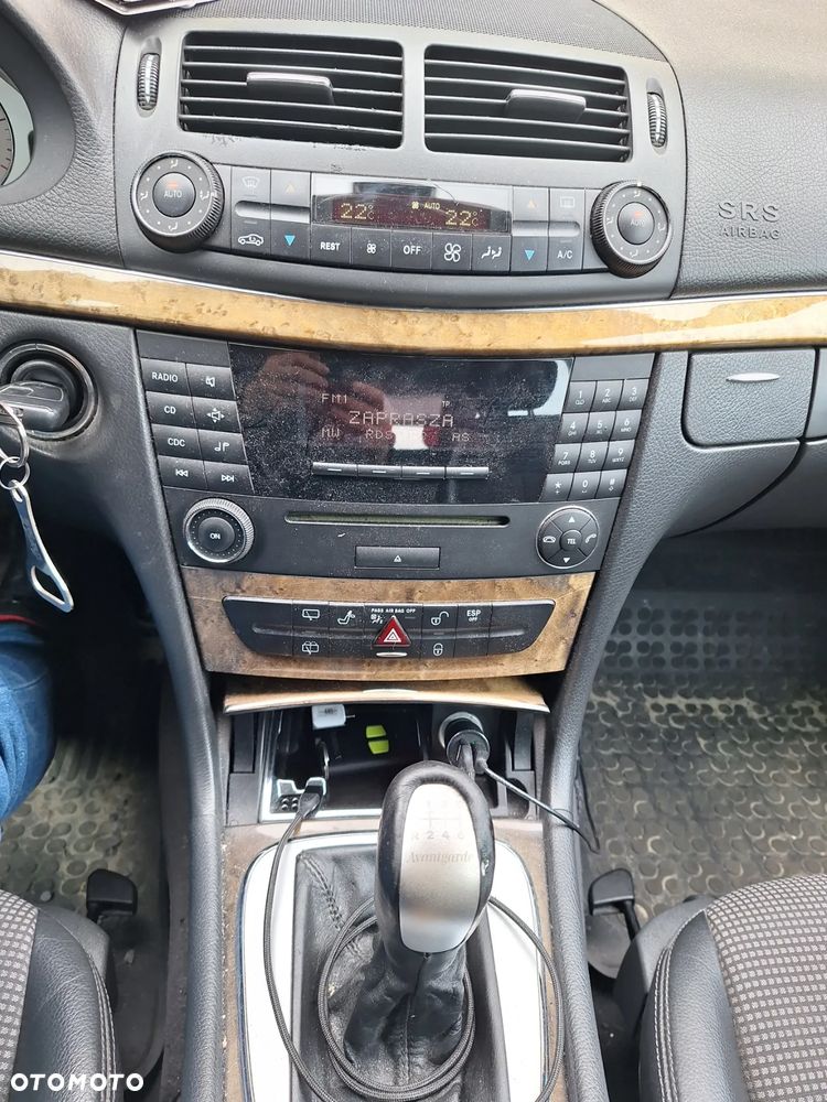 Mercedes-Benz Klasa E 220 CDI T Avantgarde - 12