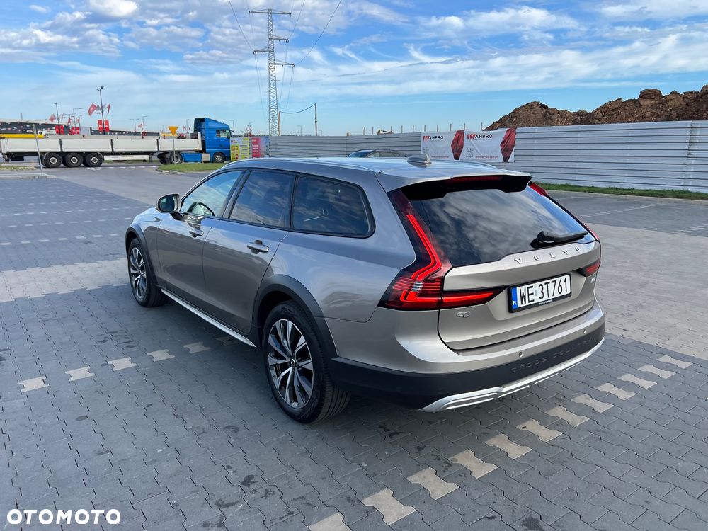 Volvo V90 Cross Country D5 SCR AWD Momentum Pro - 11