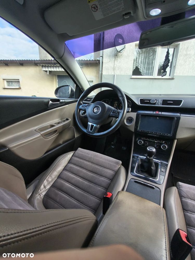 Volkswagen Passat 2.0 TDI DPF 4Mot Highline - 35