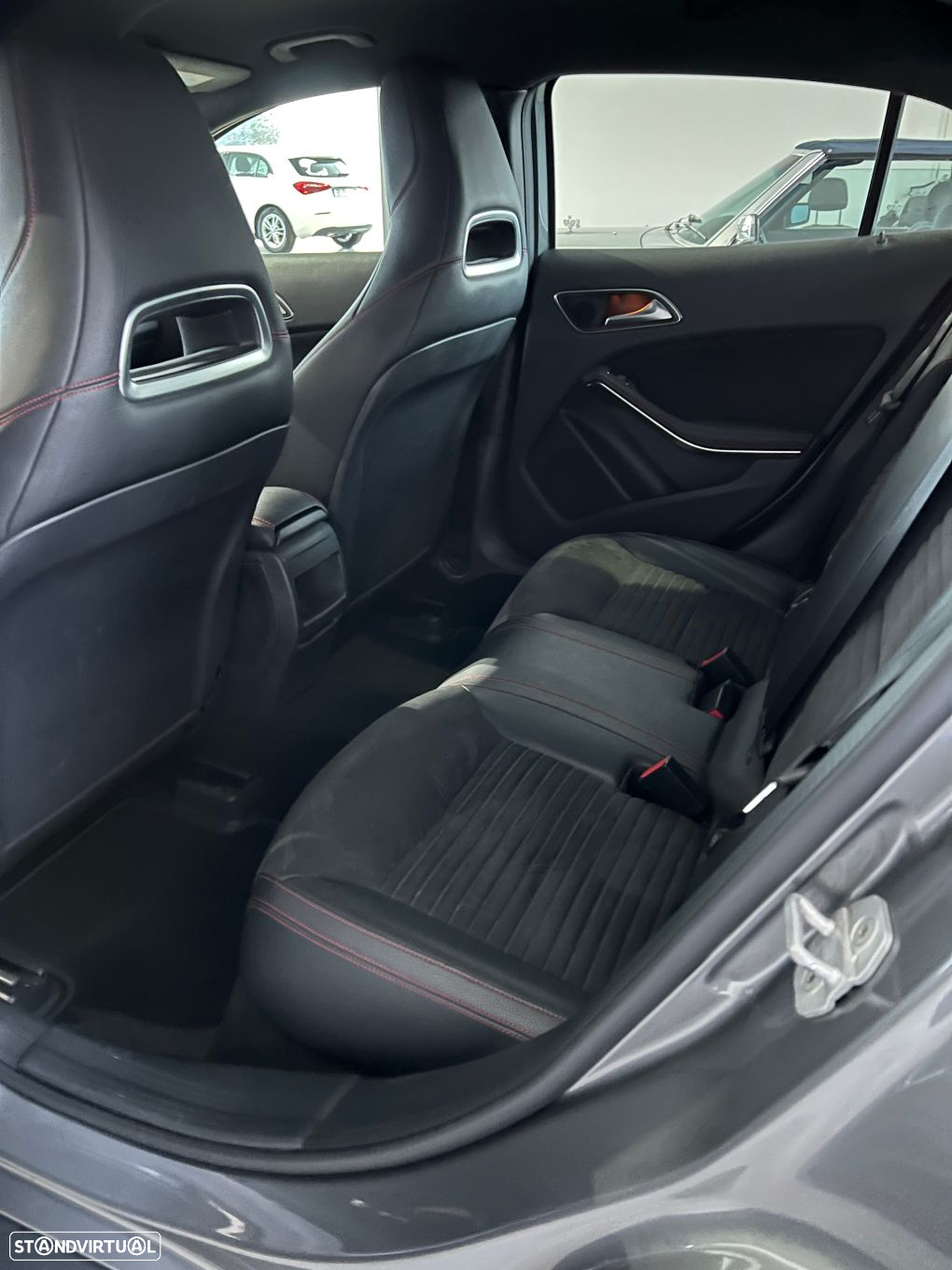 Mercedes-Benz GLA 180 d AMG Line - 26