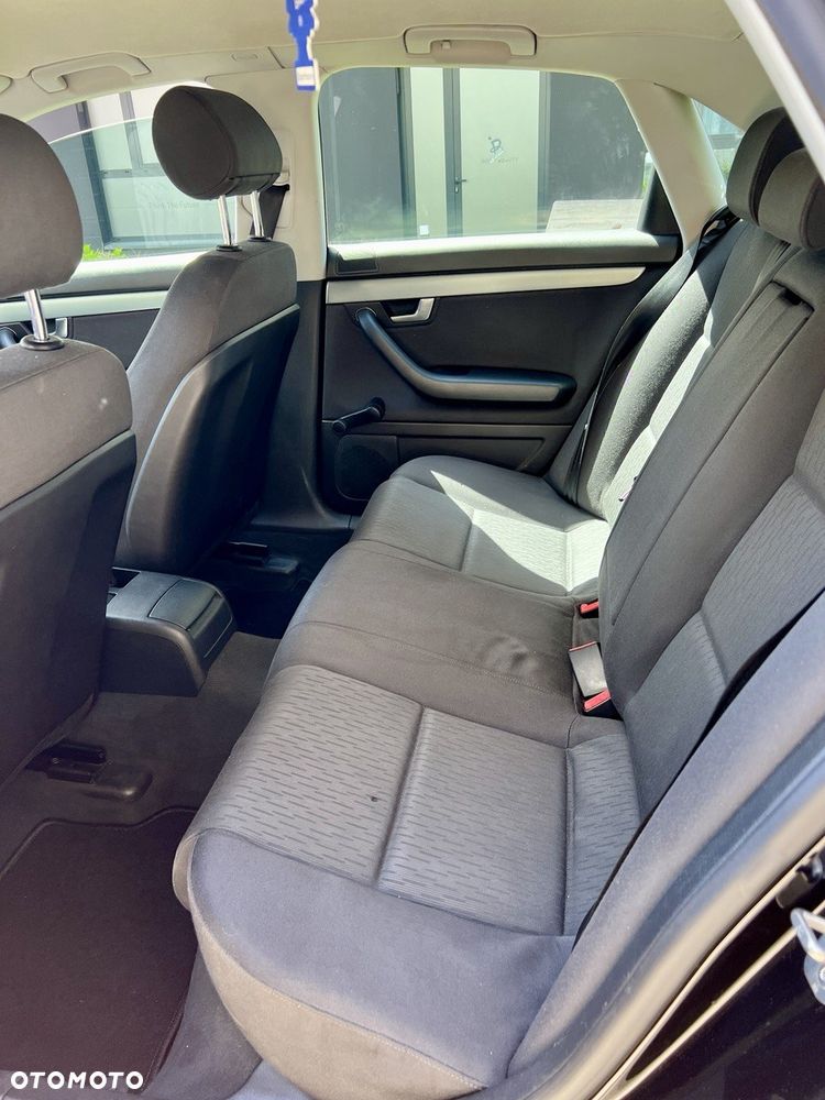 Audi A4 Limousine - 7