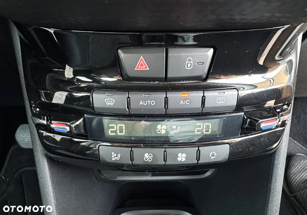 Peugeot 2008 PureTech 110 GPF Stop&Start EAT6 Allure - 31