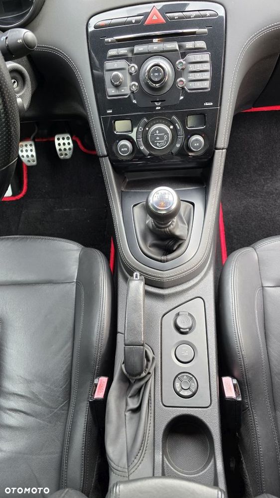 Peugeot RCZ 2.0 HDi FAP 160 GT-Line - 29