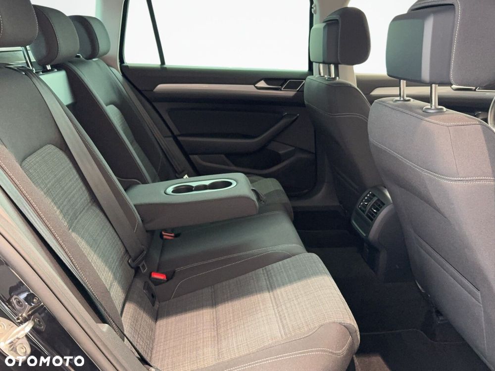 Volkswagen Passat Variant 2.0 TSI Business DSG - 15