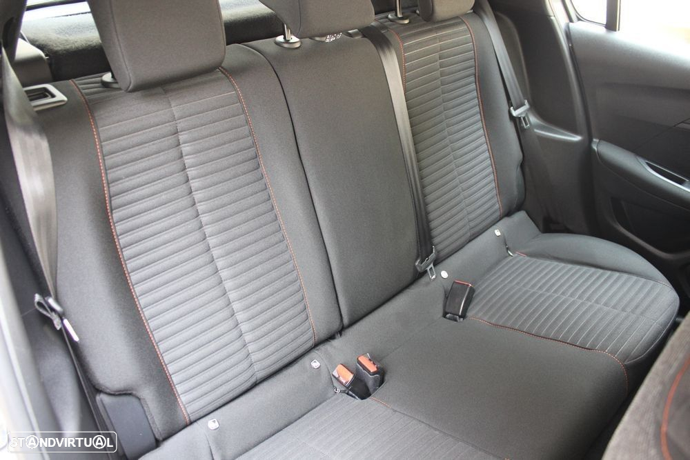 Peugeot 208 1.2 PureTech Active - 19