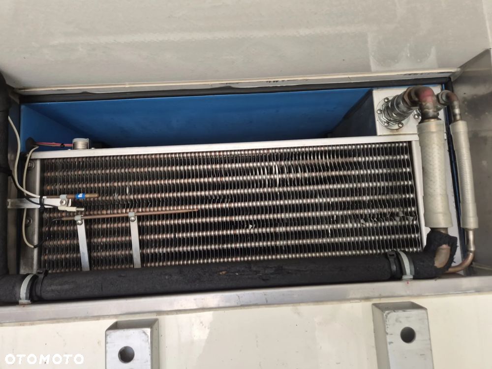 Chłodnia Mroźnia 8 palet, 4.5m , 2 komory, 2 parowniki, zasilanie stacjonarne na prąd, stan bdb! - 29