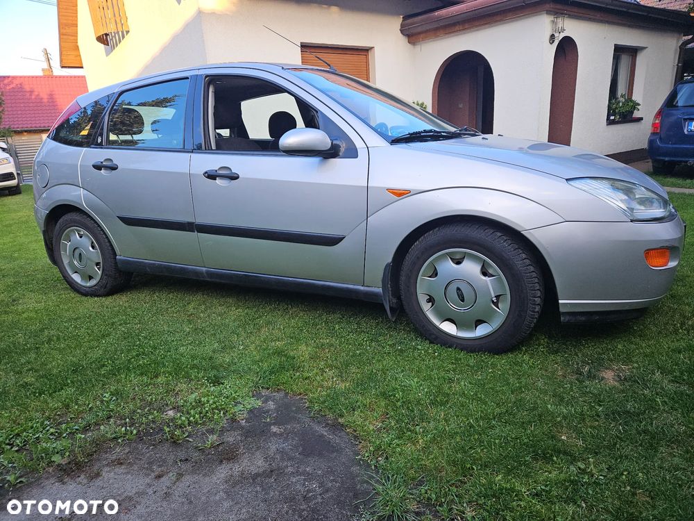 Ford Focus 2.0 Ghia - 5