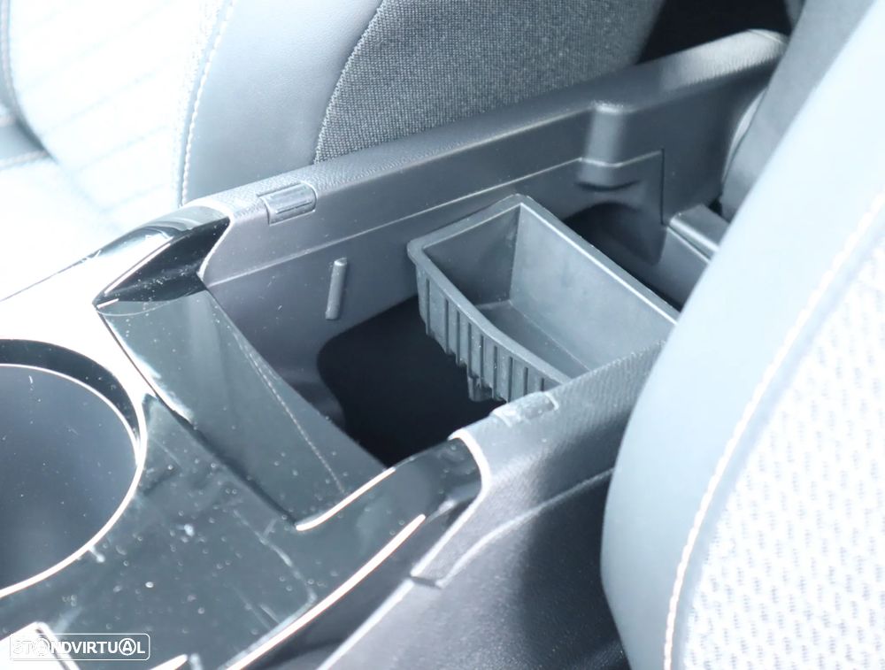 Peugeot 208 1.2 Hybrid Allure e-DCS6 - 27