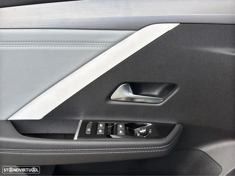 Opel Astra 1.2 Turbo S&S Elegance - 18