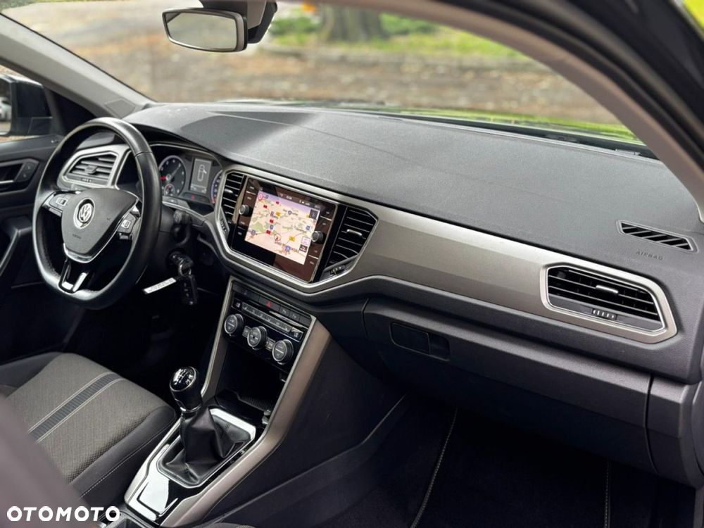 Volkswagen T-Roc - 23