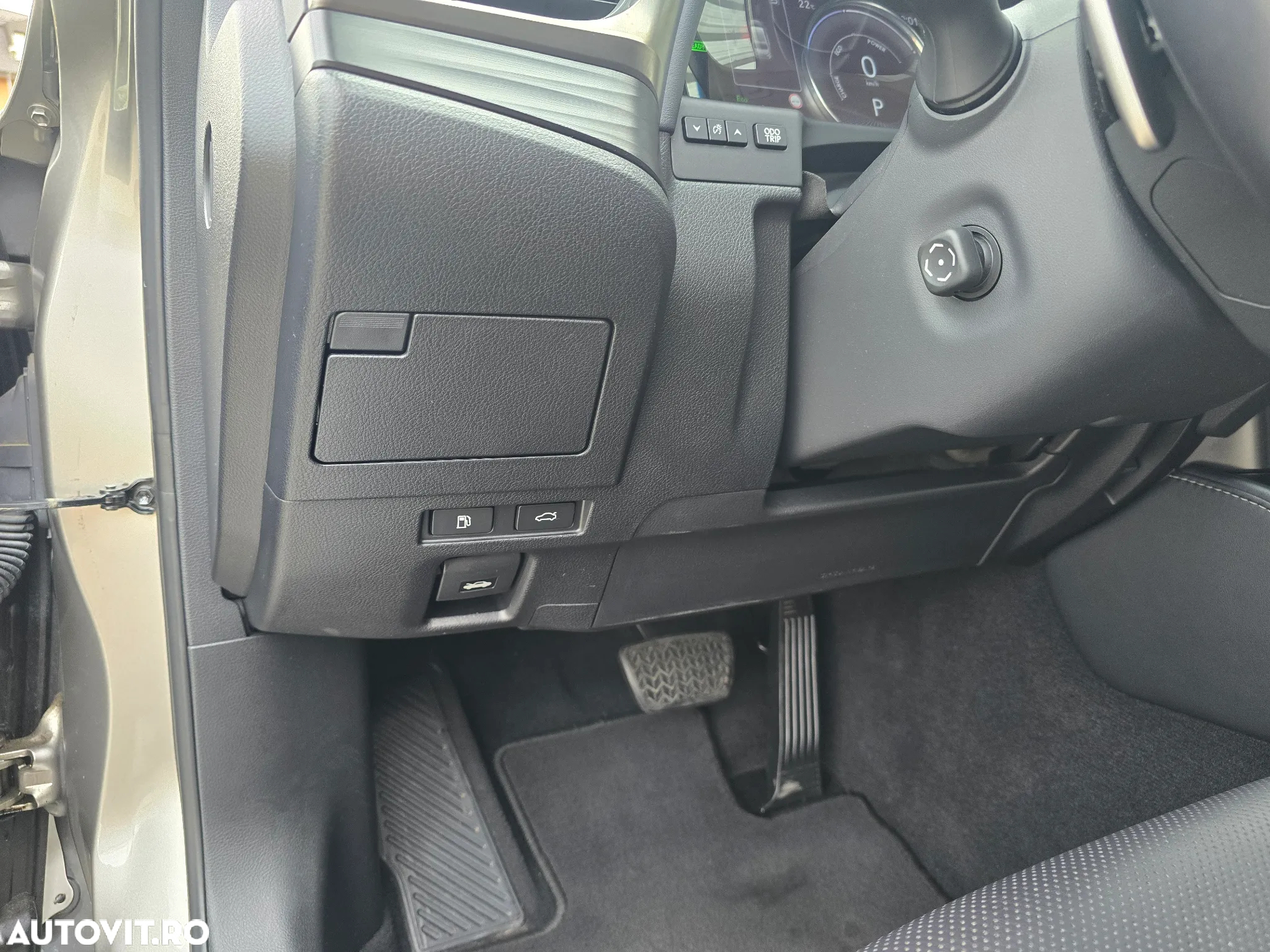Lexus Seria ES 300h 2.5 TNGA HV 25H- 4X2 CVT Business - 27