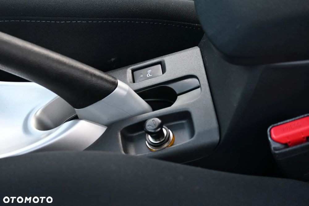 Toyota Auris 1.6 Sol - 35