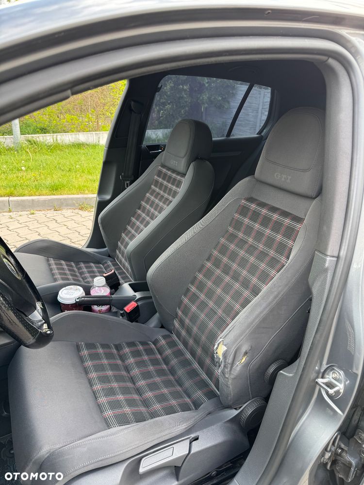 Volkswagen Golf 2.0 GTI - 11