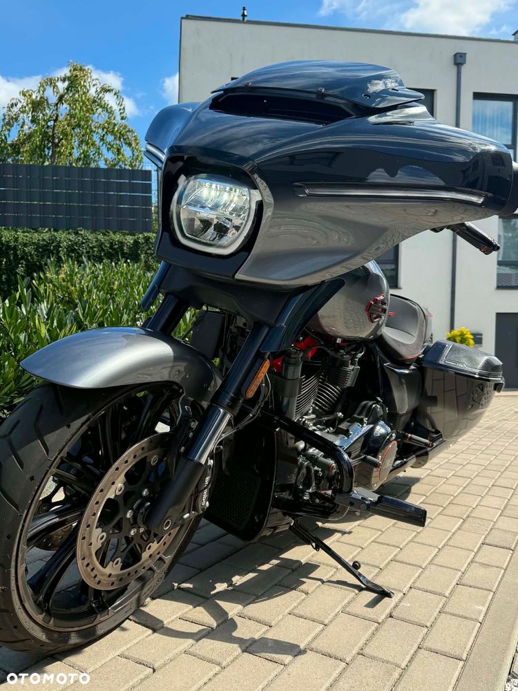 Harley-Davidson CVO Street Glide - 10
