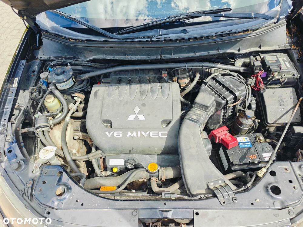 Mitsubishi Outlander 3.0 V6 XLS - 18