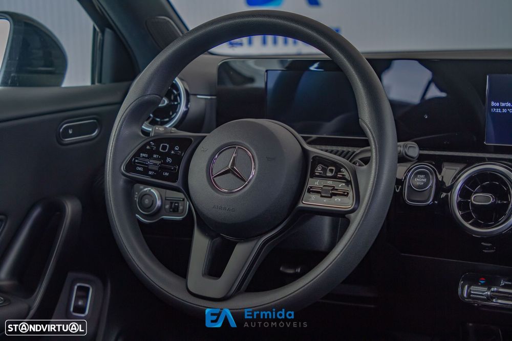 Mercedes-Benz A 250 - 25