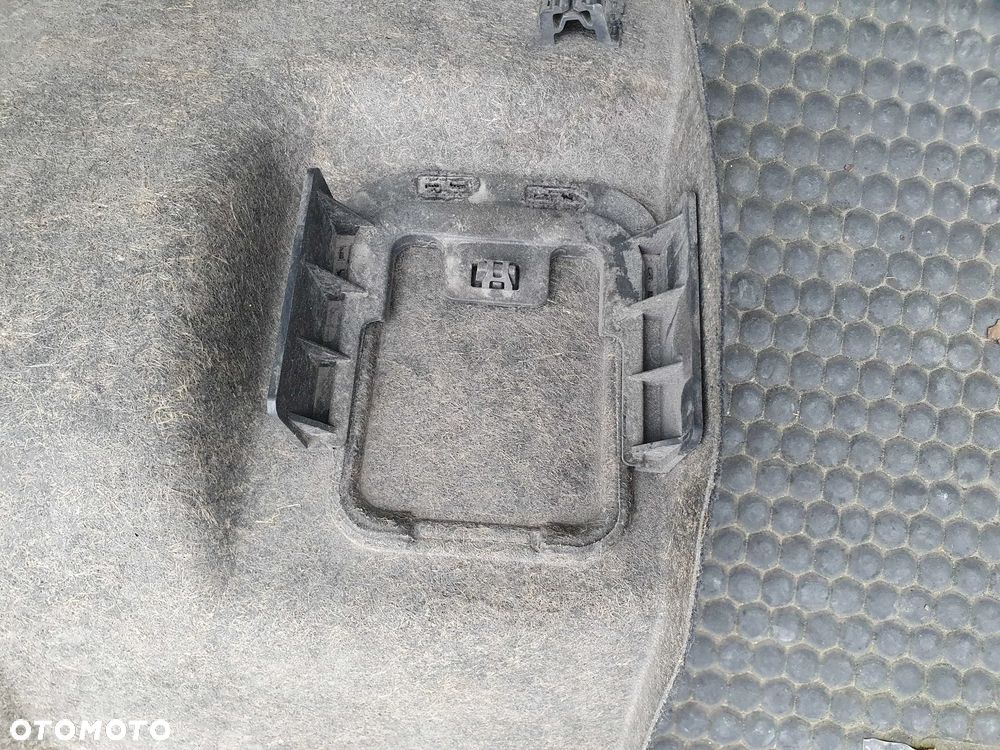 Boczek Oslona Bagaznika Tapicerka Klapy Klapa AUDI A4 B7 Sedan - 20