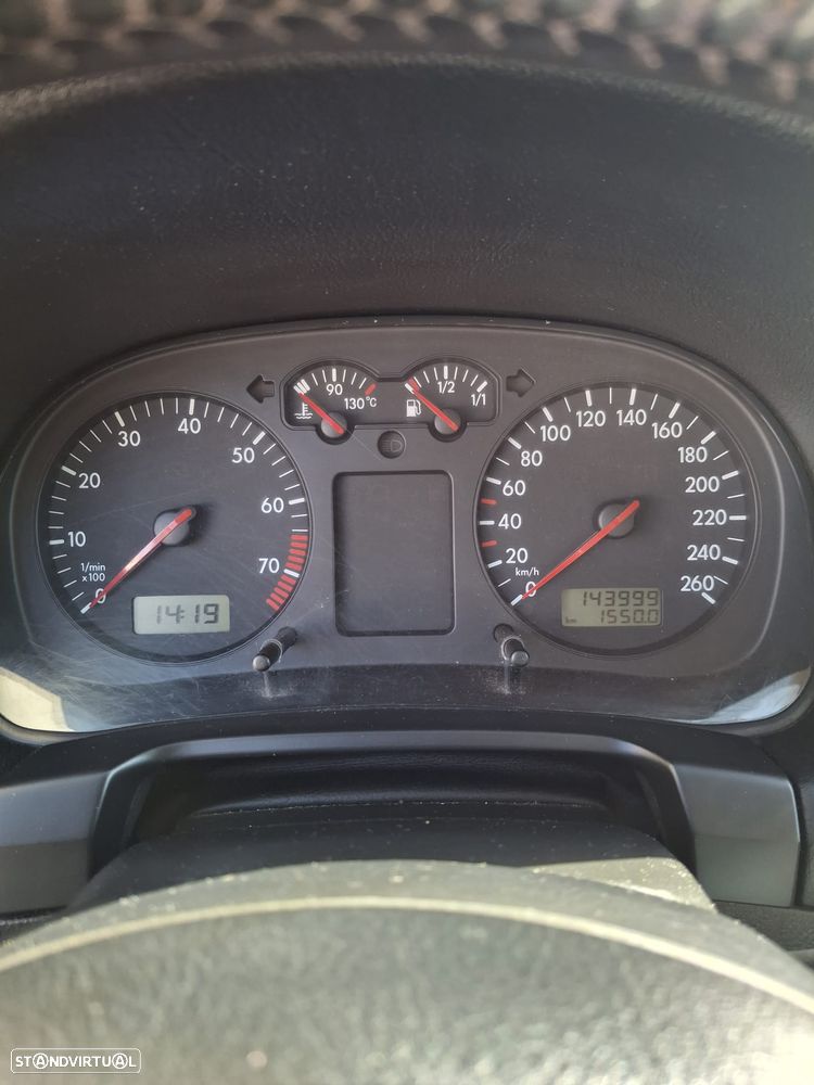 VW Golf 1.6i 25 Anos - 18