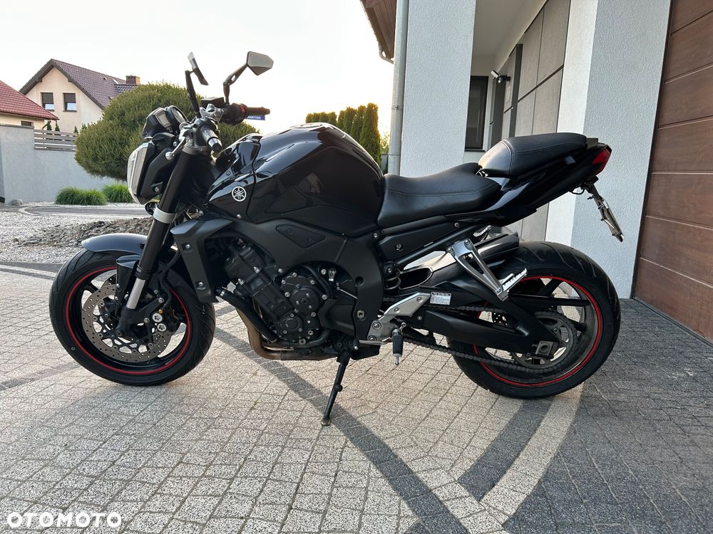 Yamaha FZ - 11